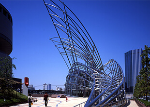 国立国際美術館